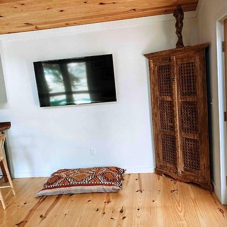 ווילמינגטון Modern Treehouse, Close To Downtown And Beach מראה חיצוני תמונה
